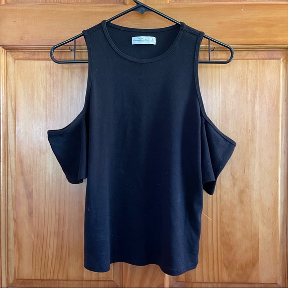RiVerinmotion's tweet photo. So good I had to share! Check out all the items I'm loving on @Poshmarkapp #poshmark #fashion #style #shopmycloset #worth #abercrombiefitch: https://t.co/t0JYUEub6B https://t.co/eD7pwQTlXS