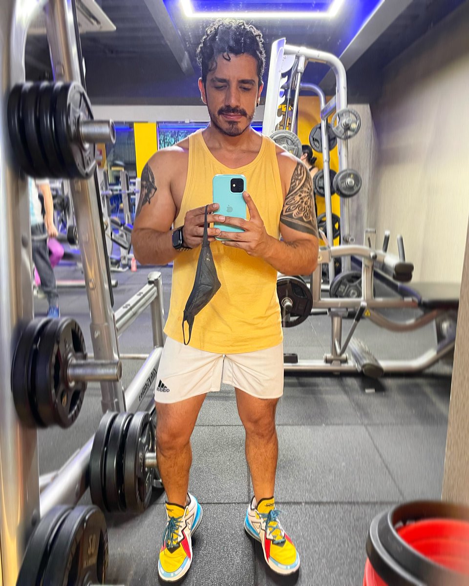 También con ropa subo fotos 😅