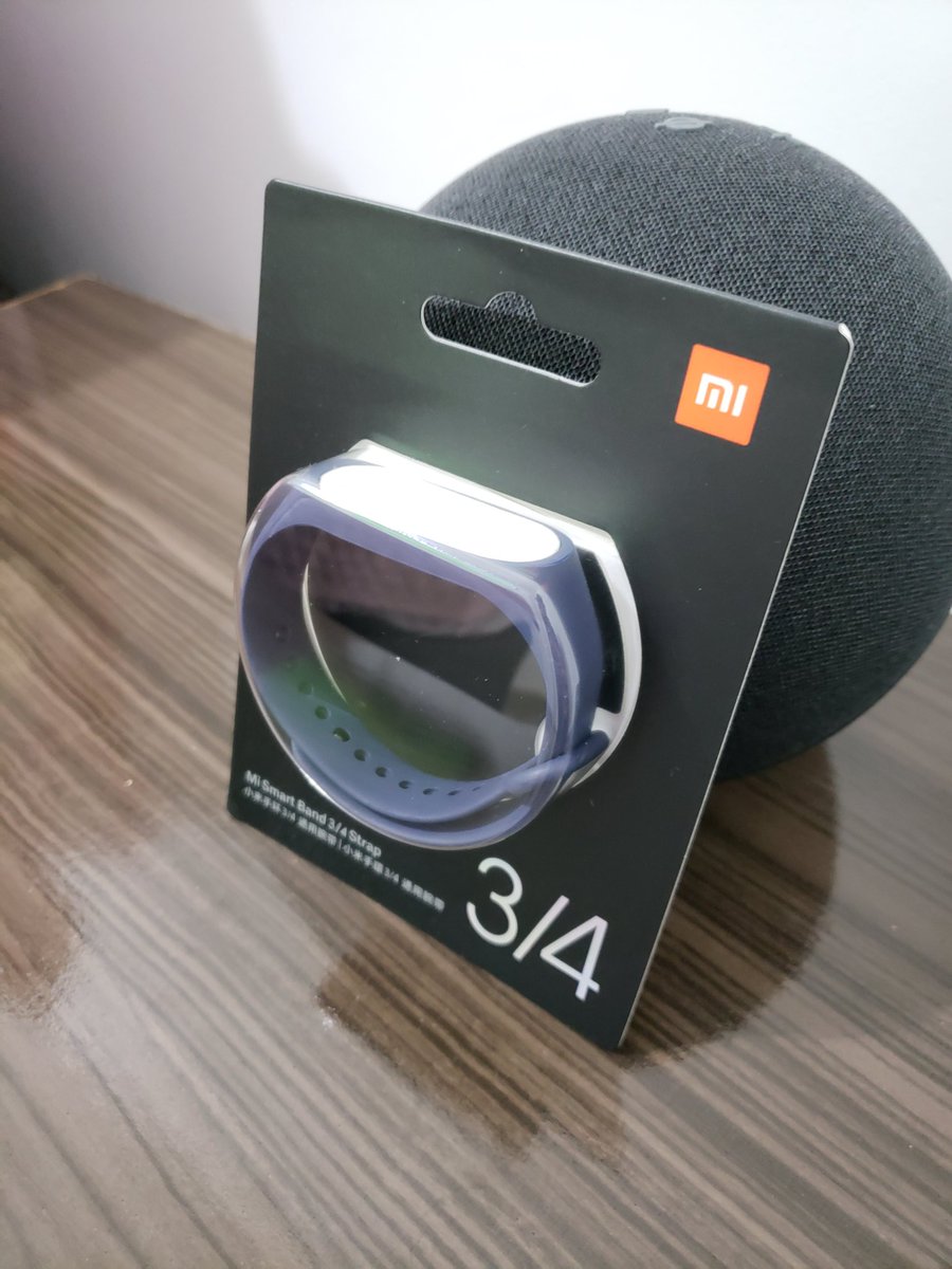 josueperini's tweet photo. Com o bracelete da minha pulseira Mi Band 4 rachada e quase quebrando tive que comprar um novo no site da @XiaomiBrasil.
#XiaomiMiBand4 #MiBand4 #MiBand4Brasil #Xiaomi #SmartBand #tecnologia #technology #tech #geek #nerd #nerdcuritibano #braceleteMiBand4 #Curitiba #Paraná https://t.co/2oPgAYGHZs