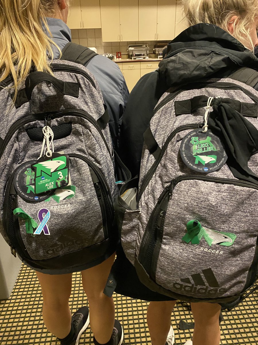 Today is day 2 of the @NCAA inclusion and diversity campaign! I am championing change by “giving grace without judgment”💚 @UNDsoccer is #championingchange together by adding green ribbons to our bags remarking how we are actively creating an inclusive environment! @UND_SA_LEAD
