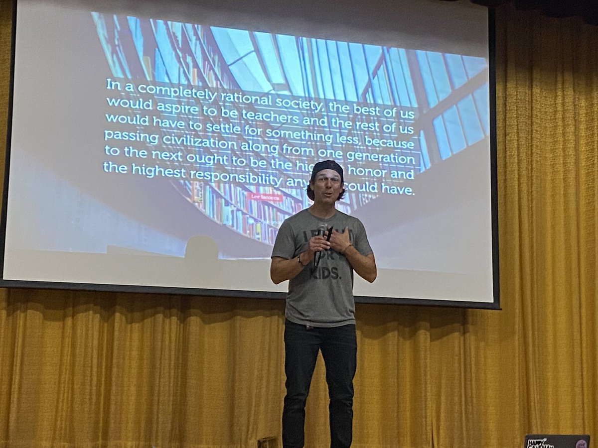 MichelleHoy2's tweet photo. @Joe_Beckman nailed it! New Hampton teachers, students, and community heard your message loud and clear… 
1. “human connection” 🤝
2. “It’s not about changing the world, it’s about changing someone’s day.”🥰
3. “Love your face!”😘
4. Difference Maker 👏
#NHtribe https://t.co/QFZ8X0kNM3