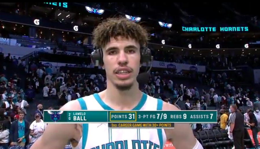 BleacherReport's tweet photo. LaMelo starting the season off with a bang 😤 https://t.co/5gxYQ1PmVr