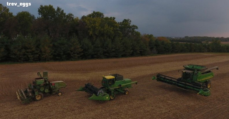 trev_eggs's tweet photo. 3 generations of @JohnDeere combines to work on our family farm. Hopefully someday an X9 will be added to the line up! #75yearsofcombines @MachineryPete https://t.co/mSlTgFzxGi