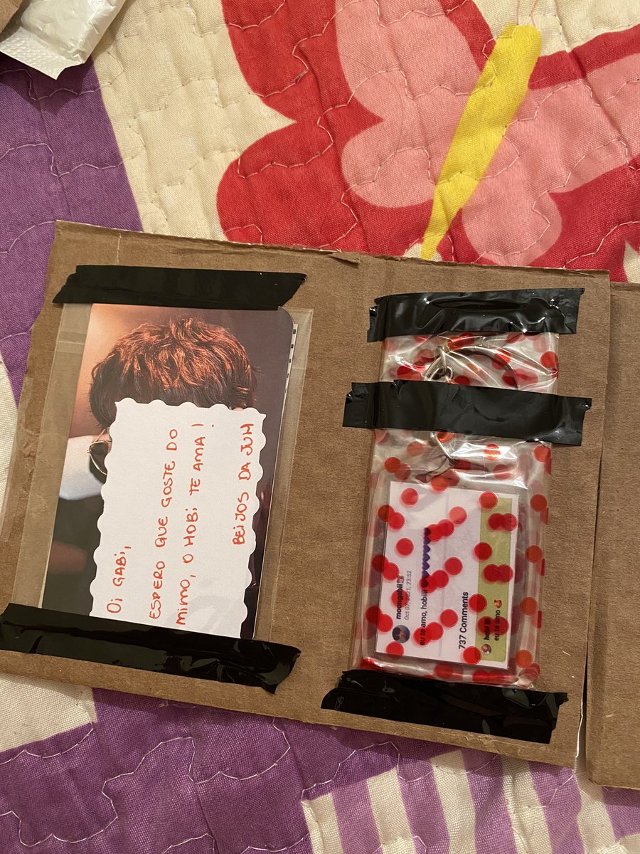92SSEOK's tweet photo. @jungquerotti MUITOOOOO OBRIGADA POR ESSE PRESENTE 💜💜💜 EU AMEI DEMAIS !!! chegou super embaladinho e com esses mimos fofos, to apaixonadaaa ja coloquei o chaveiro na minha bolsa💜 parabéns pelo capricho e dedicação juh, muito sucesso pra vc 💜🥰 https://t.co/kJTM02eprg