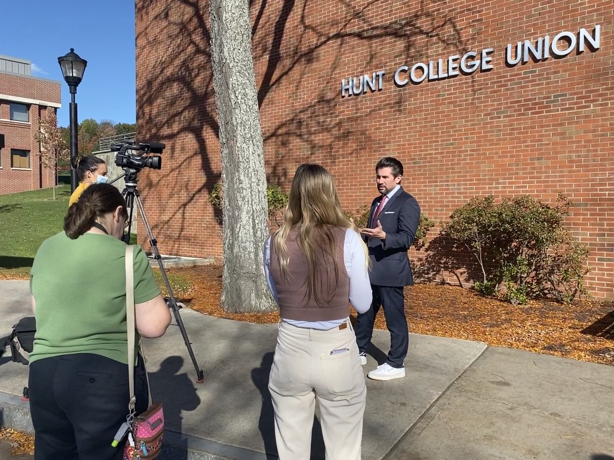 SUNY_Oneonta's tweet image. Experiential learning at its finest! 📝📸 Rachel Dobkin, (center) a staff writer with our campus newspaper, @TheStateTimes, got to interview @SUNY Chancellor @jimmalatras today alongside reporters from @cnyhomepage and @thedailystar! 😀 Keep an eye out for Rachel's story.
