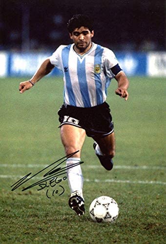 ぐっもーにん🙋

人が成功するとき、それは努力を積
み重ねたからだ。運は成功には関係
ない。
　　　　　　ディエゴ・マラドーナ

世界の頂点を極めた男の金言。イタ
リアのナポリや、母国アルゼンチン
では、今だに英雄であり神である。

努力は裏切らない！
今日もおもいきり楽しんで👍