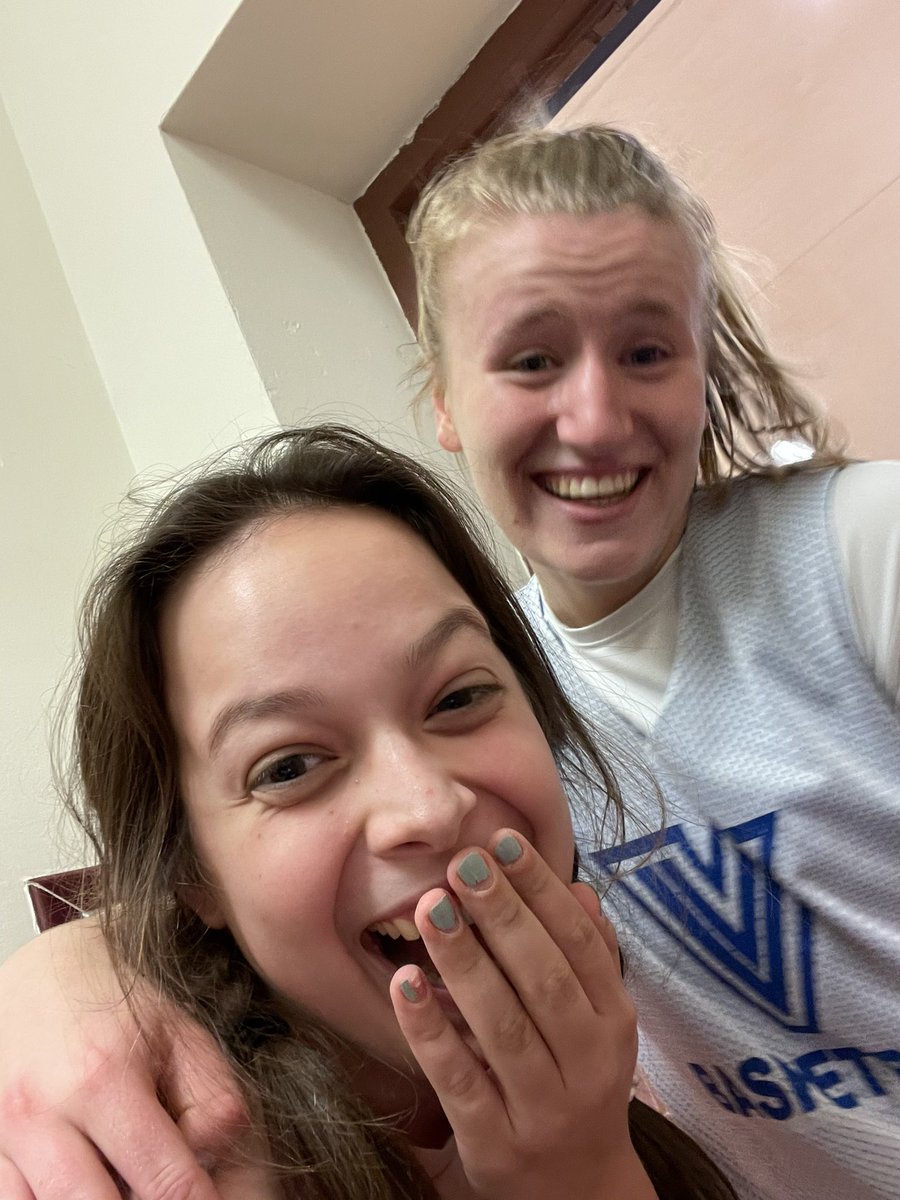 WillaRegal's tweet photo. CARISSA SPOTTING 😱😱😱 #ilovecarissa https://t.co/4hsW9nEsOJ