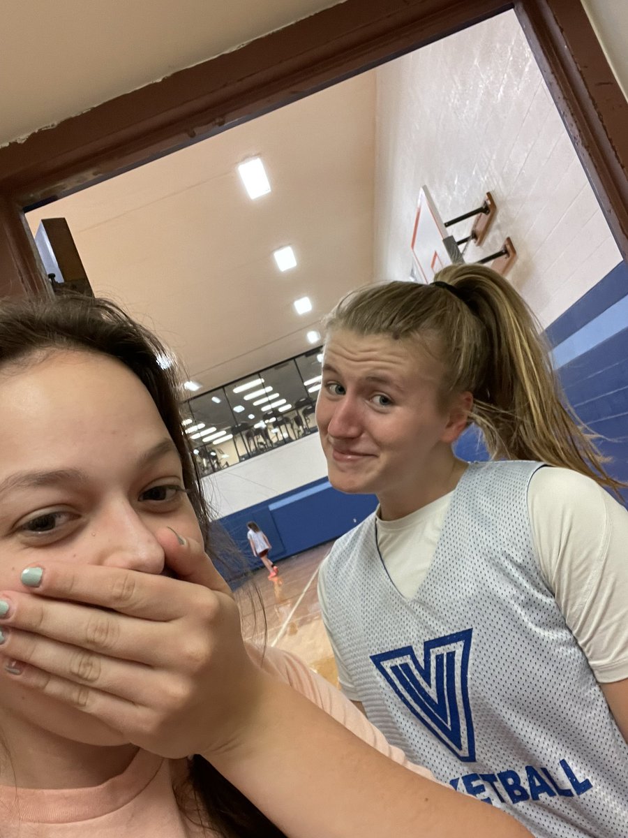 WillaRegal's tweet photo. CARISSA SPOTTING 😱😱😱 #ilovecarissa https://t.co/4hsW9nEsOJ