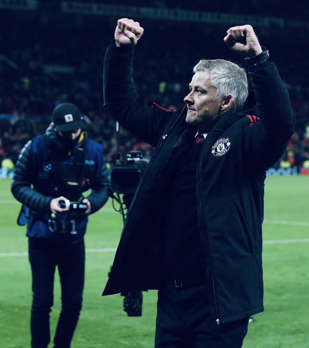 ManUtd's tweet photo. We. Never. Give. Up ✊

#MUFC | #UCL https://t.co/QafN0RdBFv