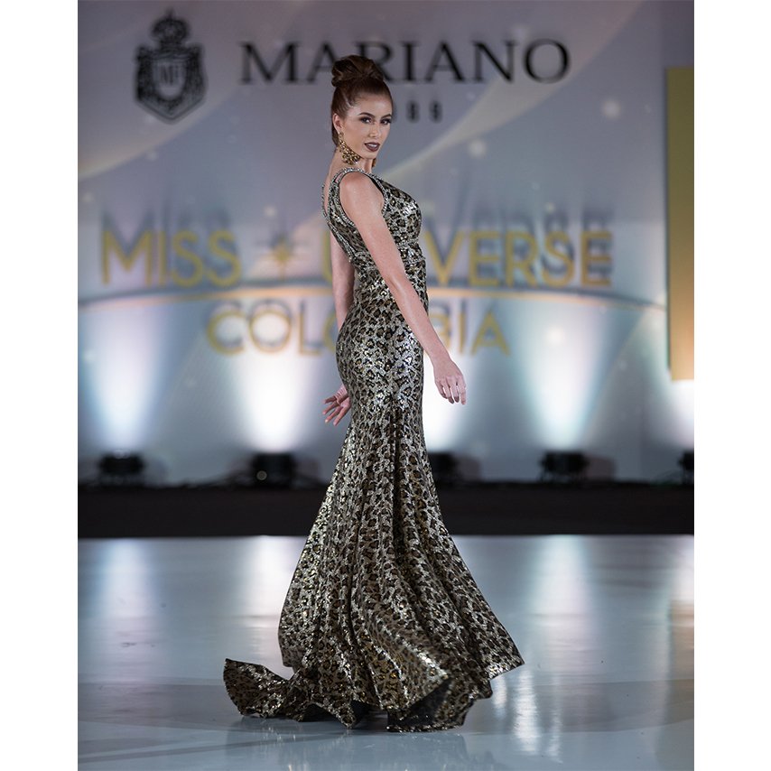 inspanishmgz's tweet photo. Gala Elegancia Mariano 2021

Foto #JonCadena Diseño #MarianoFernandez
#beautypageant #missology #dress #glamour #trajedegala #missuniversecolombia #colombia https://t.co/SmBkCPkMqm