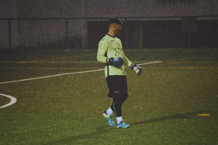 Es hora de despejar la mente y volver.
Estas para disfrutar,no para demostrar nada a nadie.
Go go go!