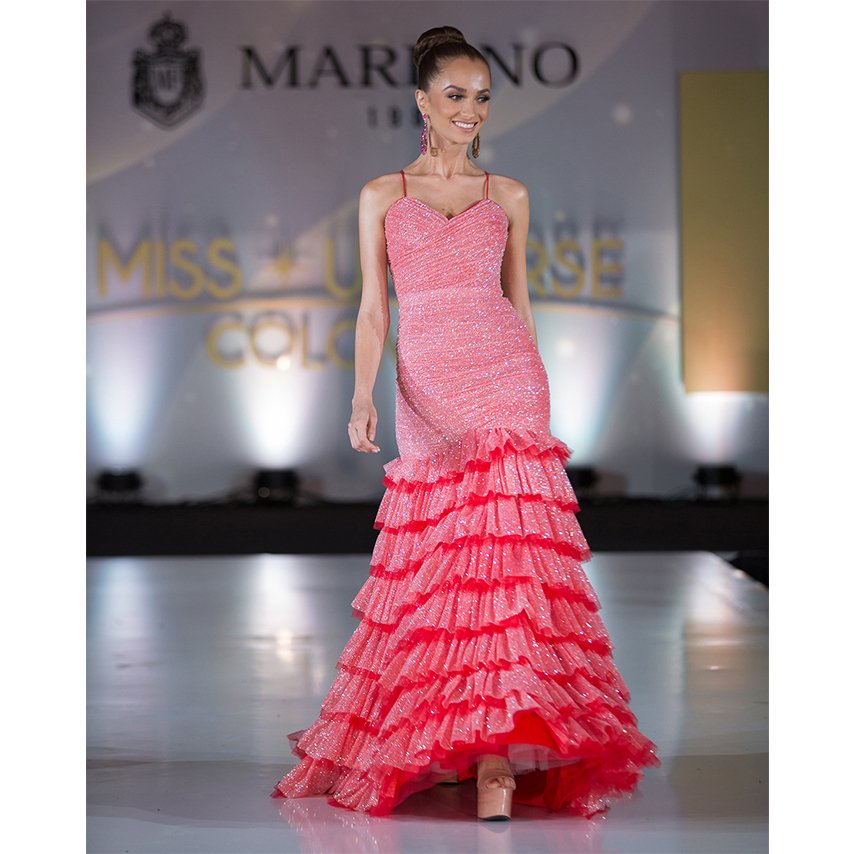 inspanishmgz's tweet photo. Gala Elegancia Mariano 2021

Foto #JonCadena Diseño #MarianoFernandez
#beautypageant #missology #dress #glamour #trajedegala #missuniversecolombia #colombia https://t.co/IfUk8EBEFv