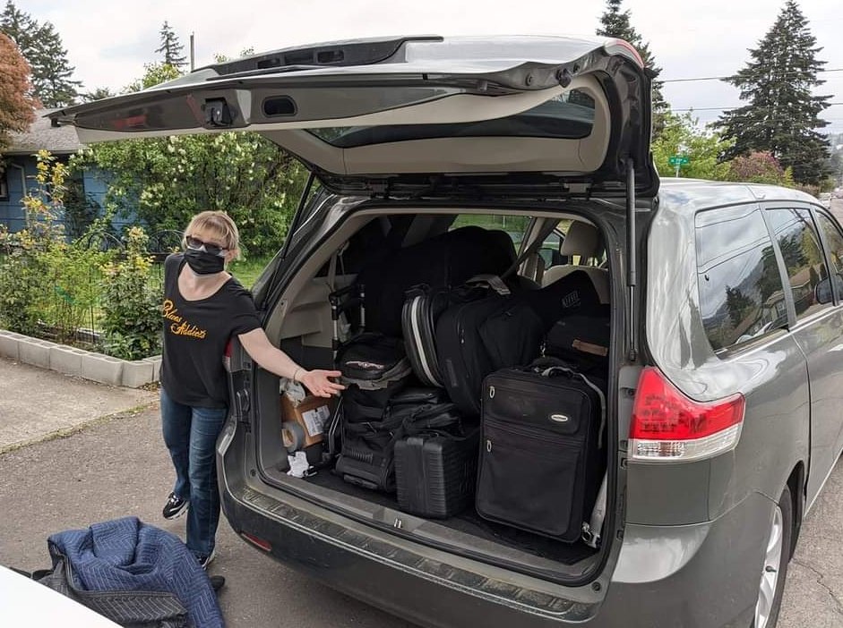 WhiteCrone's tweet photo. @sewage666 When you can still see out the back window

#VanTetris #bragging #bandlife https://t.co/5mMOqiBisK