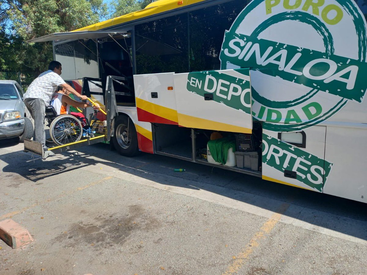IMDAAhome's tweet photo. @IMDAAhome despide a delegación Ahomense a cargo de la maestra Patricia Díaz Cuiltrez que partieron este miércoles rumbo a Cancún, Quintana Roo, para participar en la #Paralimpiada @CONADE 2021
¡Mucha suerte campeones! 🏆
#TransformandoAhome
#Deporte
#IMDA https://t.co/gzXzjHguER