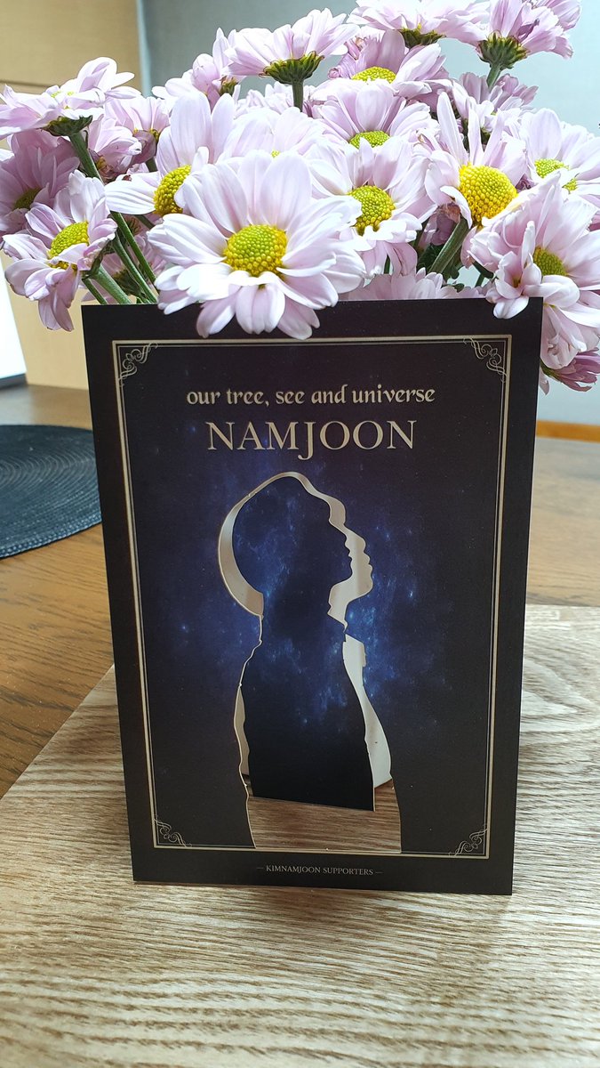 RMenamu's tweet photo. @R_mousse_M 습관적으로 듣게 되는 #monoplaylist
고마워요 남준
ㅡ여름 가을 겨울의 서울숲남준의자ㅡ
#mono_3주년_축하해
#RMonoVersary_D3
#Rmono #RM https://t.co/mVqpJqSnJR