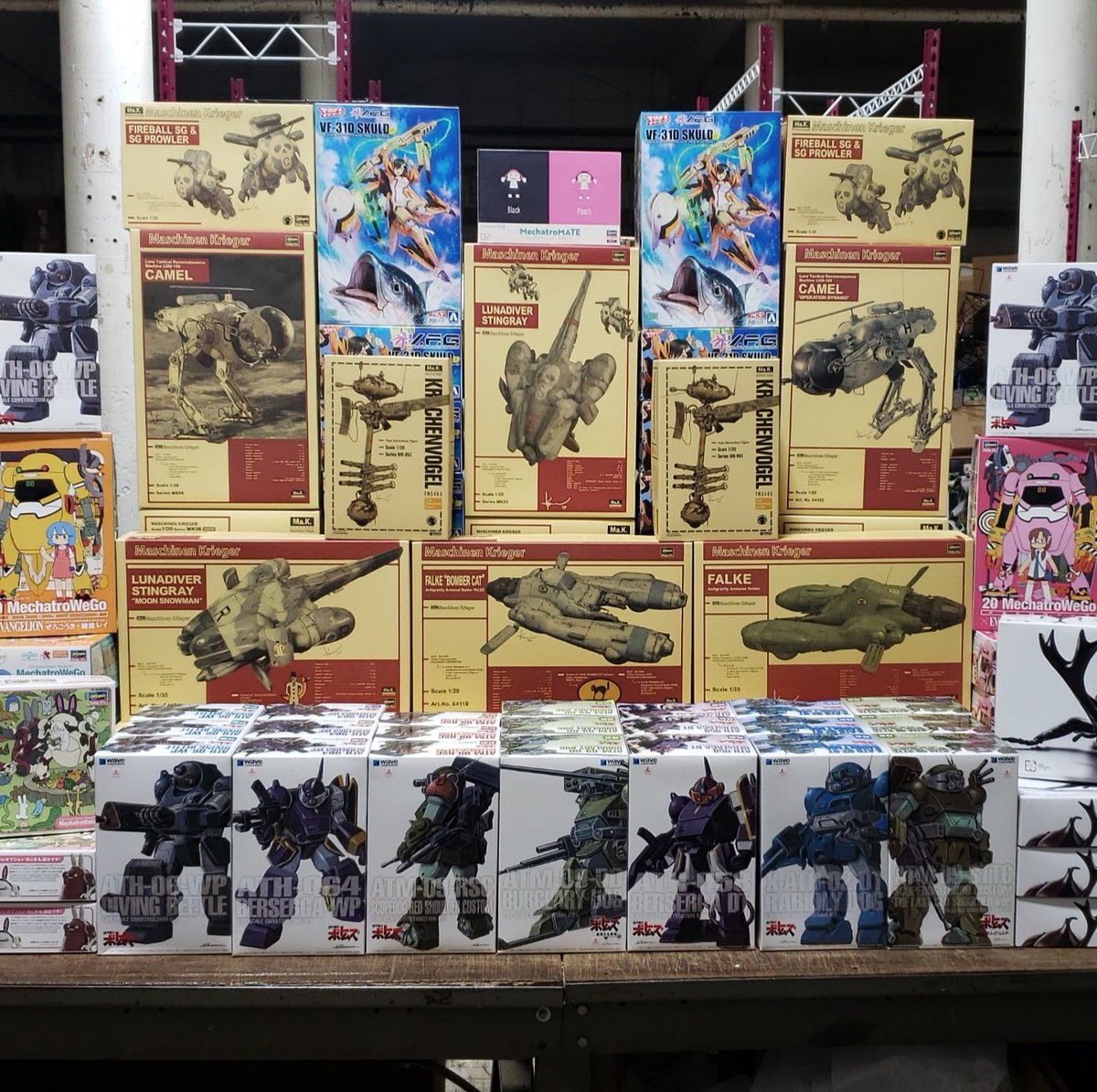 gundampros's tweet photo. New Gundam Shipment Tower. This time we bring you #wavemodel #maschinenkrieger #mechatrowego #funkits #gundampros #gundamcommunity #gunplacommunity https://t.co/GYbFAllBfe