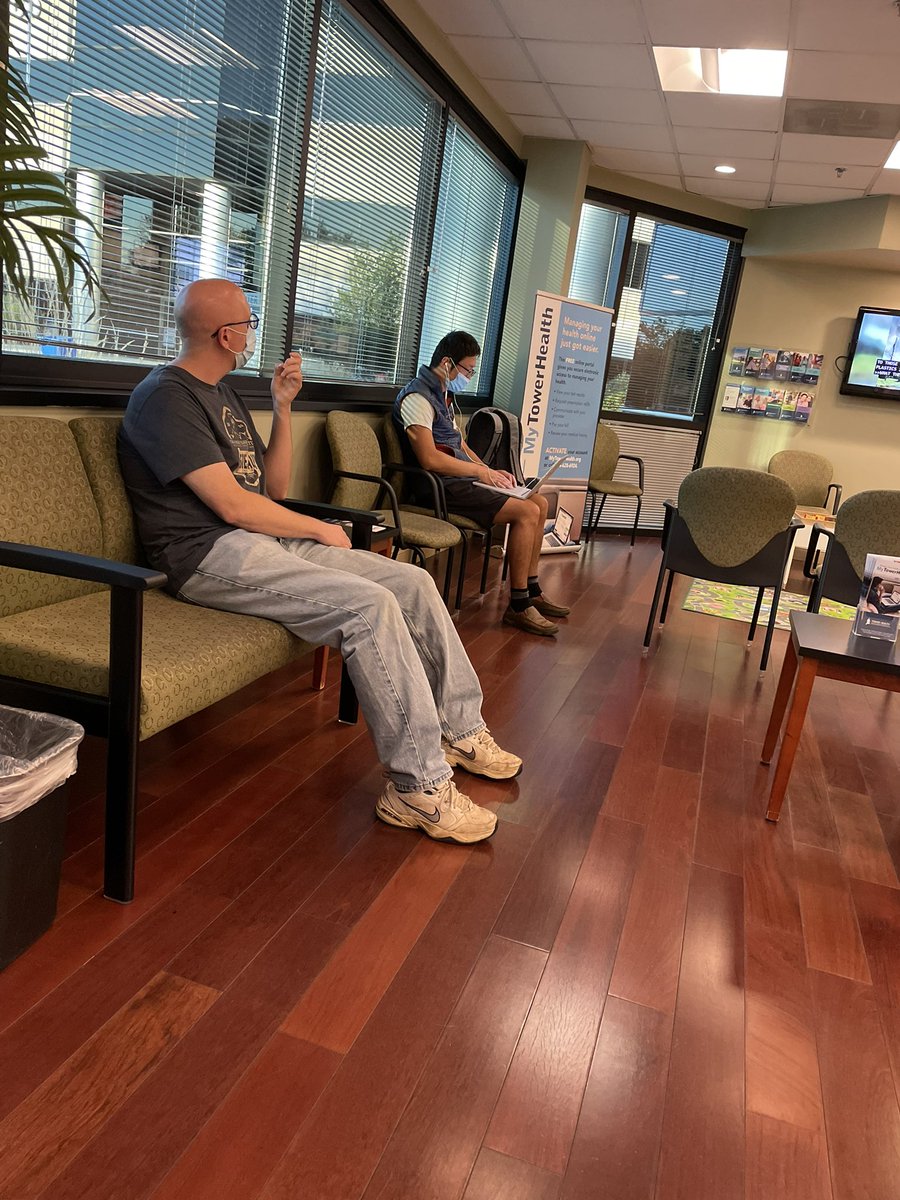150__DREAMTEAM's tweet photo. over here getting a physical , bumped into my guy ! @notthefakeSVP Fresh Monarchs ! 🔥 #WhereIsSVP https://t.co/cz4ZRmU2J9