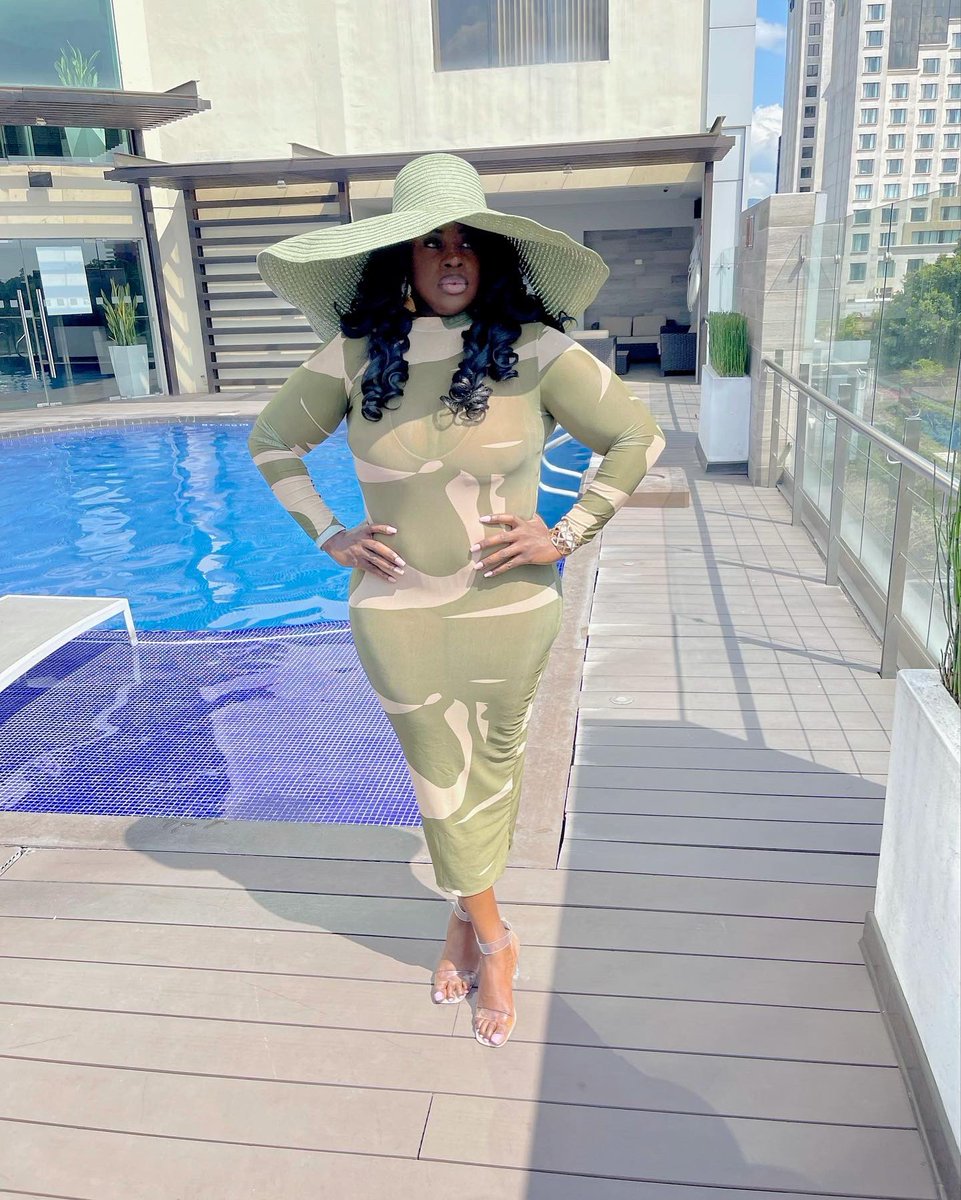 LifestyleCentt's tweet photo. The “auntie” that’s always on vacation💚 
.
.
.
.
#travel #Guatemala #guatemalacity #mattebabe #green #lifestyle https://t.co/OP2X0r6Tls