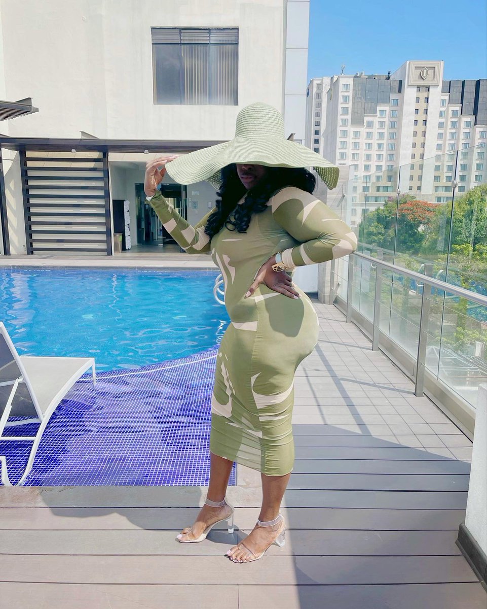 LifestyleCentt's tweet photo. The “auntie” that’s always on vacation💚 
.
.
.
.
#travel #Guatemala #guatemalacity #mattebabe #green #lifestyle https://t.co/OP2X0r6Tls