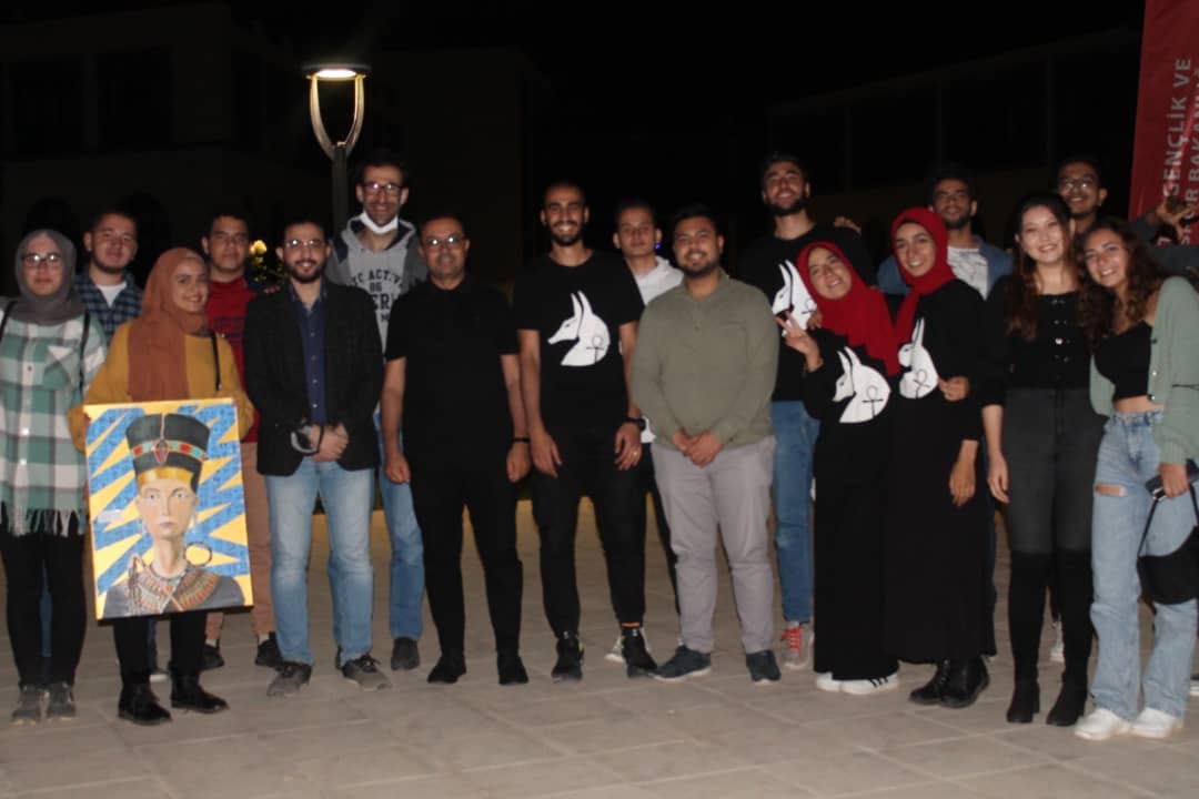 Bugün günlerden MISIR 🇪🇬

Uluslararası Öğrencilerimiz ülke tanıtım günlerinde ilk olarak  bizlere Mısır ülkesinin örf ve adetlerini yemeklerini ve birçok özelliğini tanıttılar.

@gaziantepuniv <a href="/udeforgtr/">UDEF</a> <a href="/gsb_eak/">Eğitim, Araştırma ve Koordinasyon Genel Müdürlüğü</a> <a href="/ydukitap/">Uluslararası Kitap Kahve</a> @fatih_tanriover <a href="/MuhiddinKerem2/">Muhiddin Kerem</a>