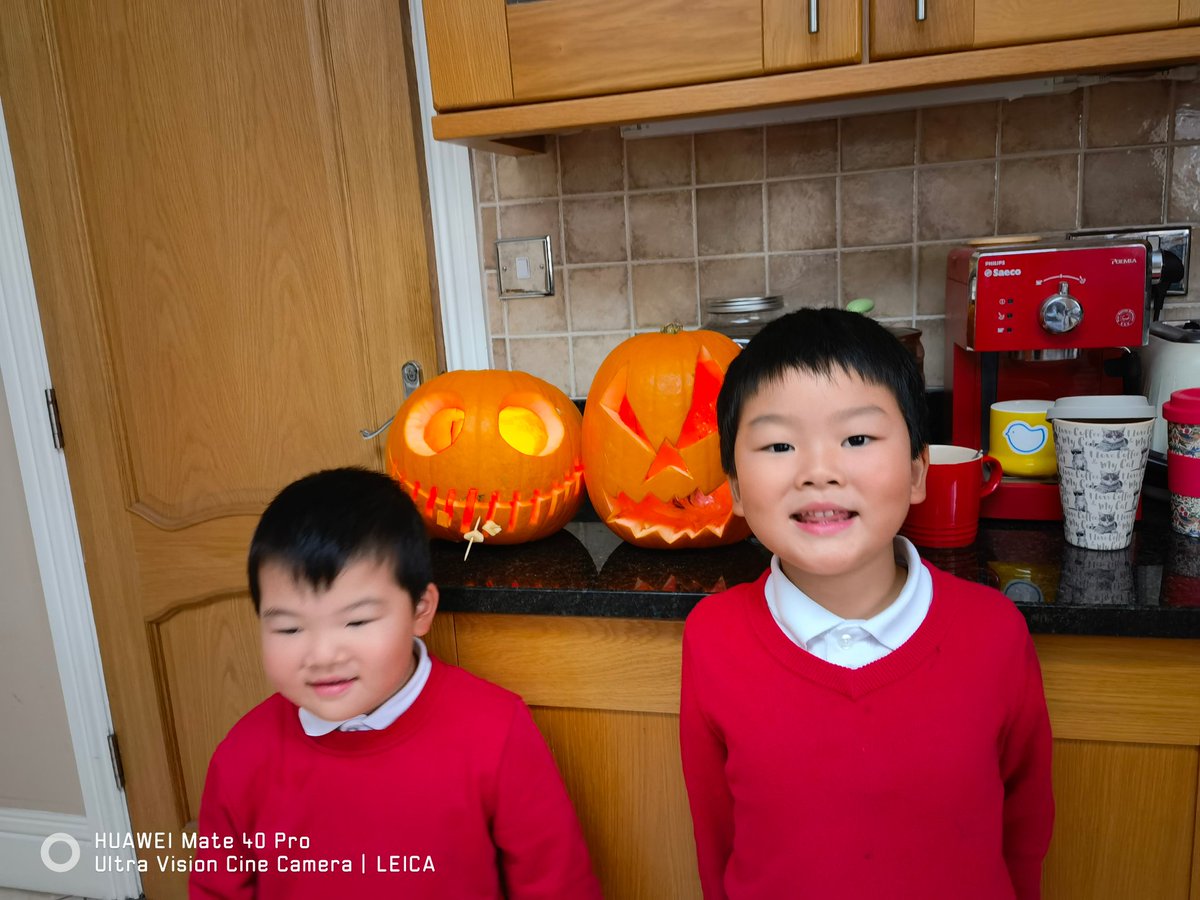 EveYifan's tweet photo. #AFSpumpkins Lucas(C4) named his pumpkin Scary and Arthur(C1) called his pumpkin Spiky because he's got a spiky nose :) @ArchibaldFirst https://t.co/X1dn9nIWgw
