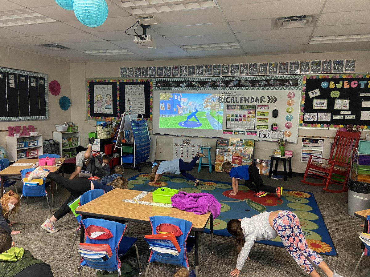 mrsbybeesclass's tweet photo. Some days you have to meet your kids where they are at and stop in the middle of the lesson and do some Halloween yoga. That’s what was needed today so that’s what we did and it might have been the most productive phonics lesson all year. #callowayschools @SouthwestLaker https://t.co/y8Y5V1xVr3
