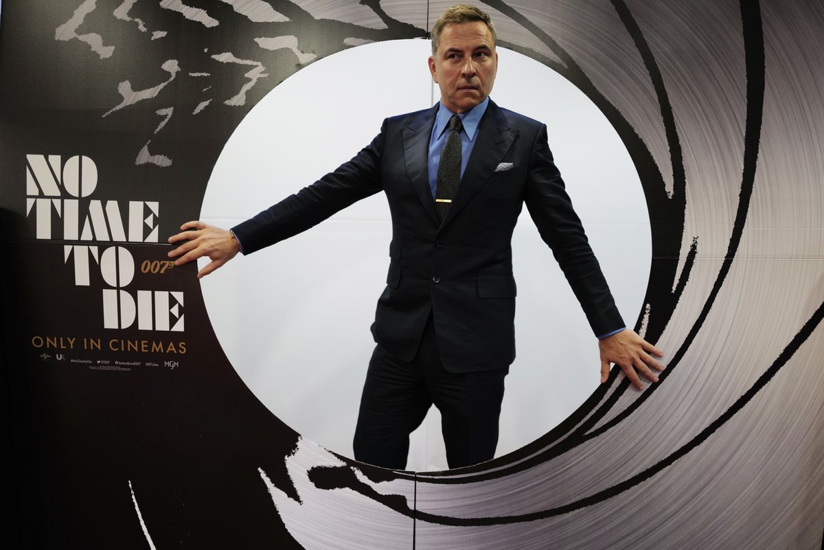 davidwalliams's tweet photo. ‘I just saw the latest @007 film NO TIME TO DIE at the cinema for the 4th time! Bond on the big screen is always special, but this one is stunningly directed &amp; looks glorious at ⁦@IMAX⁩ Long live cinema. There is nothing like it. Now I can’t wait to see it again!’ David https://t.co/zjVzc9HqY9
