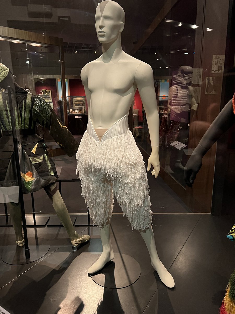 EA_expressive's tweet image. After the fantastic Street art tour this morning and lunch at Spittlefields Market, the group have this afternoon visited the @V_and_A museum. Our drama students loved getting up close to some iconic costumes and props in the Theatre collection. @elizabethanac