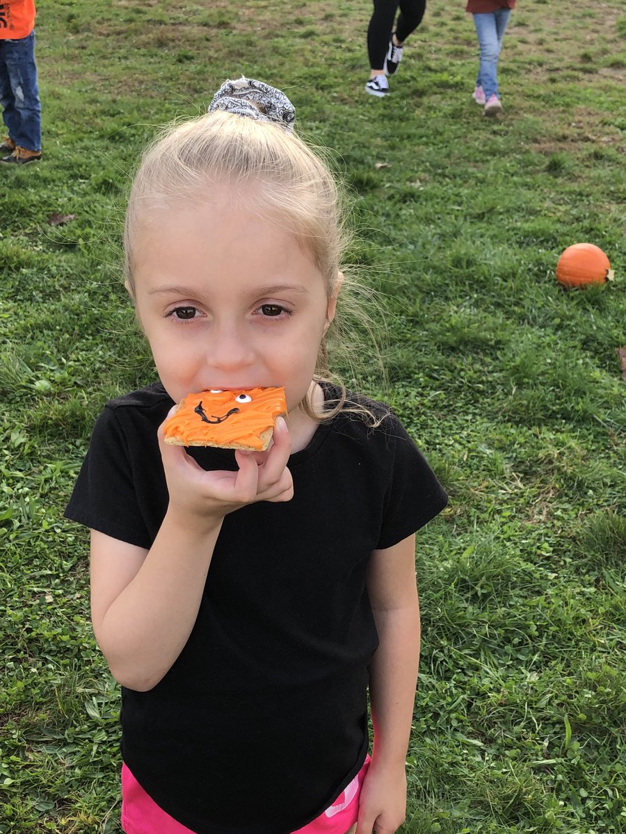 Kindergarten Pumpkin Patch  🎃 ⁦<a href="/Frps_Tansey/">James Tansey School</a>⁩ ⁦<a href="/FRPSsupt/">Fall River Public Schools Supt</a>⁩ #tanseytigers #tanseycares