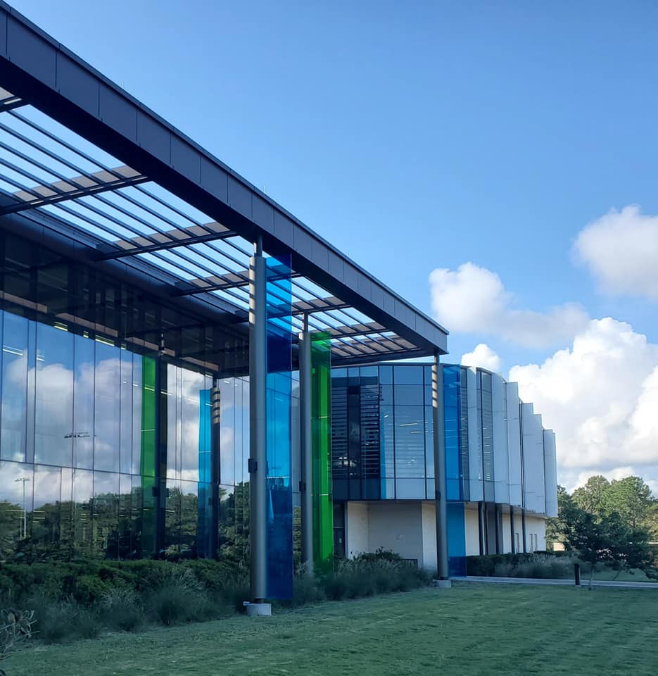 UHCLOrientation's tweet photo. It's a beautiful day on campus!  Special shout out to our transfer students during National #TransferStudentWeek.  Thank you for choosing UHCL! https://t.co/2kZkkwAWTE