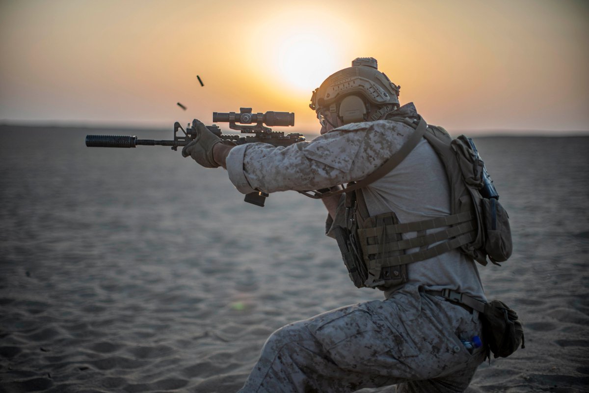11thmeu's tweet photo. Desert days

A Recon #Marine with the All Domain Reconnaissance Detachment, @11thMEU, fires an M4A1 on full-auto during a sunset live-fire range at the Udari Range Complex, #Kuwait, Oct 6. #USMC #AlwaysReady

@USMC @USMarineCorps @CENTCOM @US5thFleet @1stMEF @1st_Marine_Div https://t.co/1JPJJqQEvl