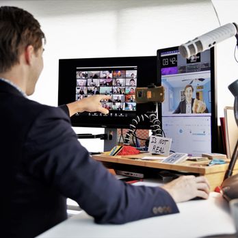 payscale's tweet image. You don't want to miss @GaryFerrarMagic, Ah, Real Magic: Magic and Mind Games from 3:15-4 PM PST, closing out Day 1 of #Compference21. Join us!