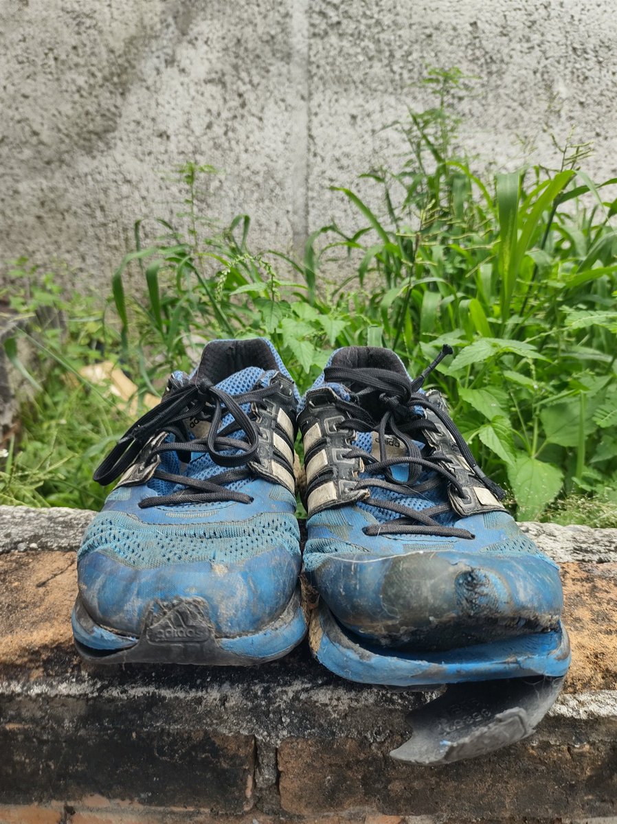 carrasqo's tweet photo. Después de 2 maratones, varios medios maratones, muchas carreras de 10, 15 y 30k, una trifecta Spartan realizada. Con más de 500kms, hoy tengo que decirles adiós a mis favoritos #adidas #glideboost. En paz descansen. https://t.co/S6H7DbJfik