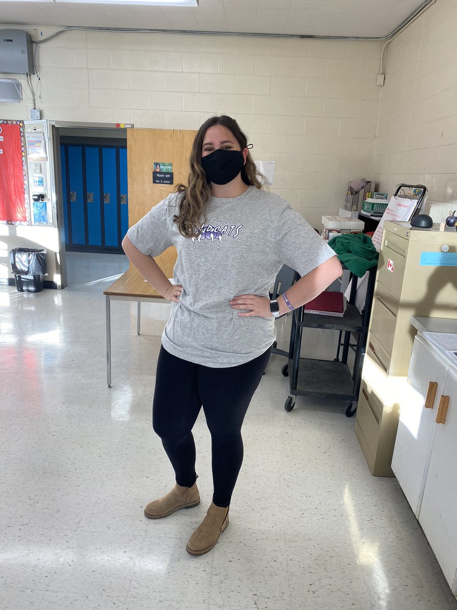 SaliBrooke's tweet photo. Ok I have the best cooperating teacher around!! Today she surprised me with my own personalized Wildcats shirt, just in time for Wildcat Wednesday and the pep rally!! #ecs303 #UofREd #cuparschool https://t.co/G6TkJkqSel