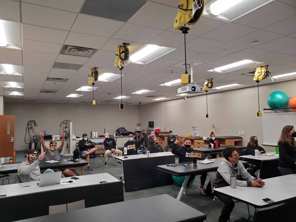 World renowned expert✔
NATA Hall of Famer ✔ 
App State Alumnus ✔ ✔ 
Thank you Dr. Rod Walters <a href="/WaltersInc/">Rod Walters</a> for speaking with students, faculty and preceptors today about the importance of emergency action plans!

#AppStateMSAT
#failingtoplanisplanningtofail
<a href="/bchsappstate/">BCHS@appstate</a>