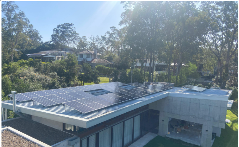 Solar_Link_Aust's tweet photo. Solar Link Australia - #ResidentialSolar Division recently installed a 19.8Kw #SolarPower Installation for a residential house in Brisbane. The system comprises a 3 Phase 15Kw Hybrid Inverter, 20Kwh of #LithiumBattery Storage &amp;  44 x 450W #Risen Half Cut Mono Perc PV Modules. https://t.co/g4CBRxgv0k