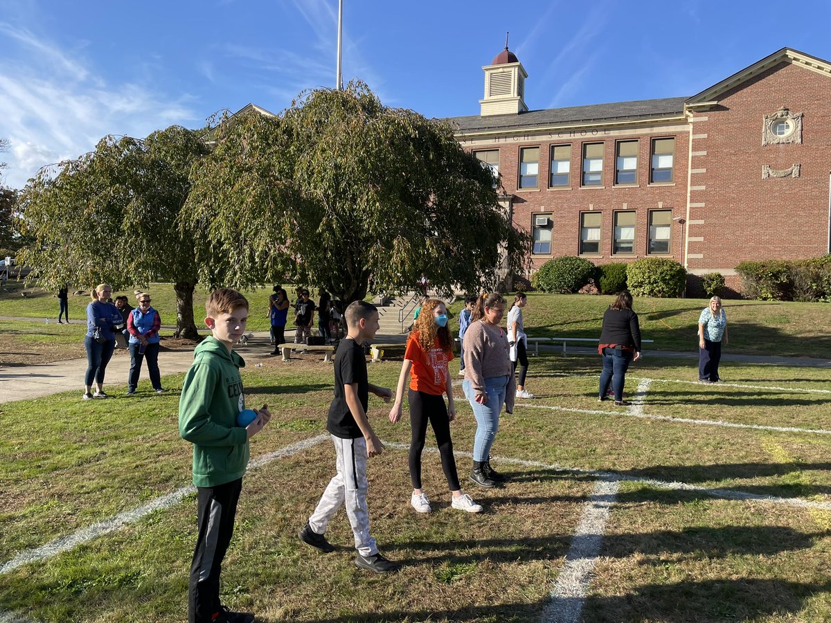 casejrhigh's tweet photo. Another outstanding Unified Bocce meet today with our friends from Norton and Beckwith Middle! Perfect weather once again! @NortonMiddle @SpOlympicsMA @DohertyPt @gkelley_25 @KellyRaleigh99 @DohertyPt @CoachMacGyver @KarenLl80971479 https://t.co/wXtRIJyOkh