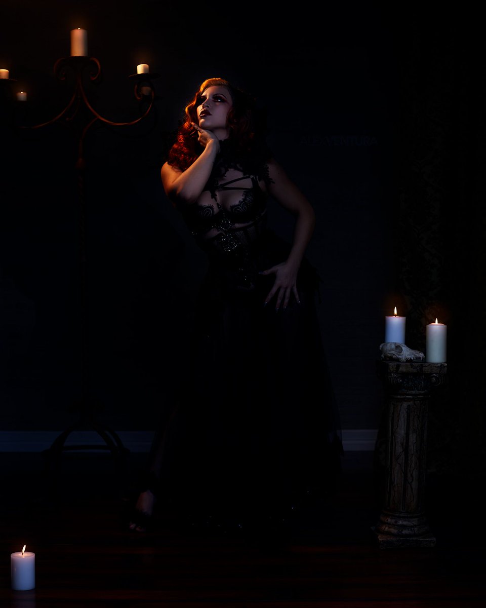 valexv84's tweet photo. I'll be your guide into the darkness. 😈

Model: Nikki Knockout
MUAH: Ashly Martinez
Location: Altered Visions Studio
Edited with NBP Retouch Tools
⠀
#portrait #houstonmodels #houstonmodel #htxmodel #strobist #ocf #offcameraflash #paulcbuff #nbpretouchtools #canon #evilqueen https://t.co/c4WzwG0xwk