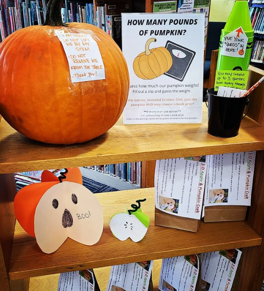 SomervillePL's tweet photo. 🍁 #FallIntoFun at the East Branch! 🎃
Come and guess how much our pumpkin weighs!
The closest guess, revealed Oct 25, wins the pumpkin AND a book prize!*
*If we have multiple winners = each will get a book prize and we'll pull 1 name for the pumpkin. https://t.co/sDGd8IVixe