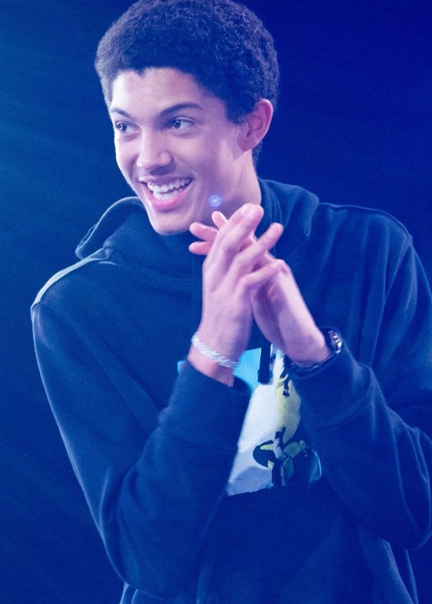 Happy Birthday <a href="/Braeden907/">サッカー語り部.23⚽</a> you can finally get rid of your fake ID now. 21 🎉