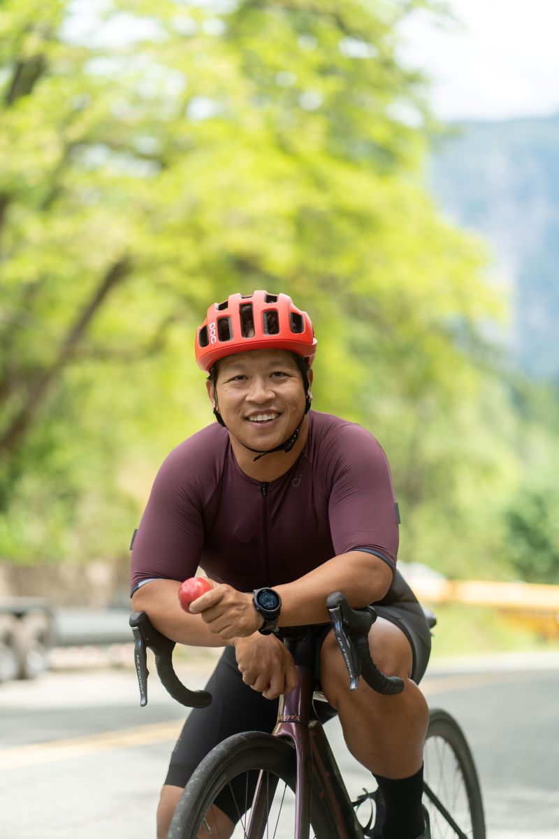 ChelanFresh's tweet photo. Fueling your adventure one Rockit™ at a time.😎🍎

📸: @truongwin_

#RockitEveryDay #rockitappleusa #ThinkSmallEatWell #rockittime #rockitman #biking #ironmantraining https://t.co/rR4DzGhvyc