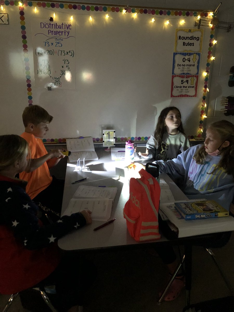MrsPinckley's tweet photo. Students conducted an investigation today using a flashlight and mirrors to learn all about light 💡 @LewisburgSchool. #TeamDCS https://t.co/FAux6A6mlW