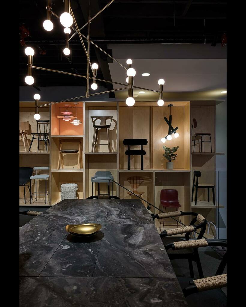 Nienkämper Büro Klaus Showroom
.
.
.
#showroomdesign #showroomphotography #stevetsaiphotography #leicasl2s #leicasl1635 instagr.am/p/CVRElJML9y-/