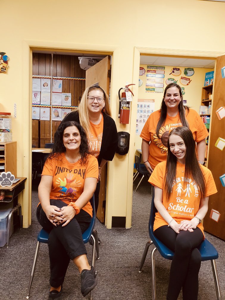 Celebrating Unity Day with the best! <a href="/LBernstein1414/">Lisa Bernstein</a> <a href="/Ms_Sloboda/">Katarina Sloboda</a> <a href="/Mrs_Wolfsdorf/">Jessica Wolfsdorf</a> <a href="/ValleyStreamWLB/">William L. Buck School</a>  <a href="/MrsGaddy1/">Mrs. Gaddy 💕💚</a>