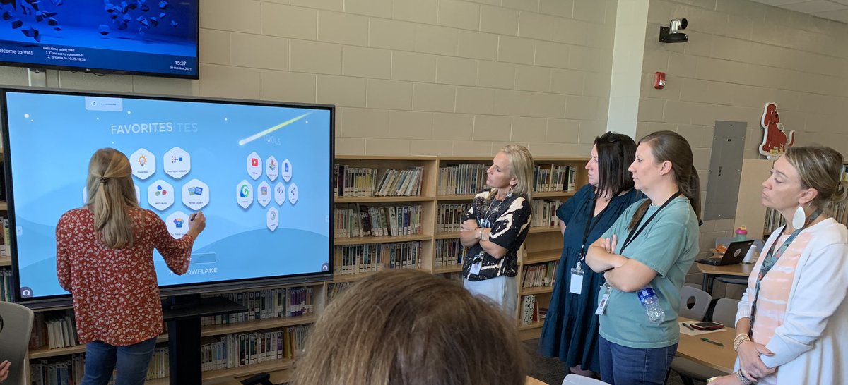 MVESGainesville's tweet photo. Following another engaging #ExploreTime rotation for our Jr. Trojans today, our dedicated staff celebrated connection, teamwork & relationships💚🦸🏻♀️🦸♂️ We also learned more about how @MVESCommons can support teaching and learning @Hall_Schools @STEM_MVES @MrsRiley_MVES #BeALearner https://t.co/VrVrjTyBlG
