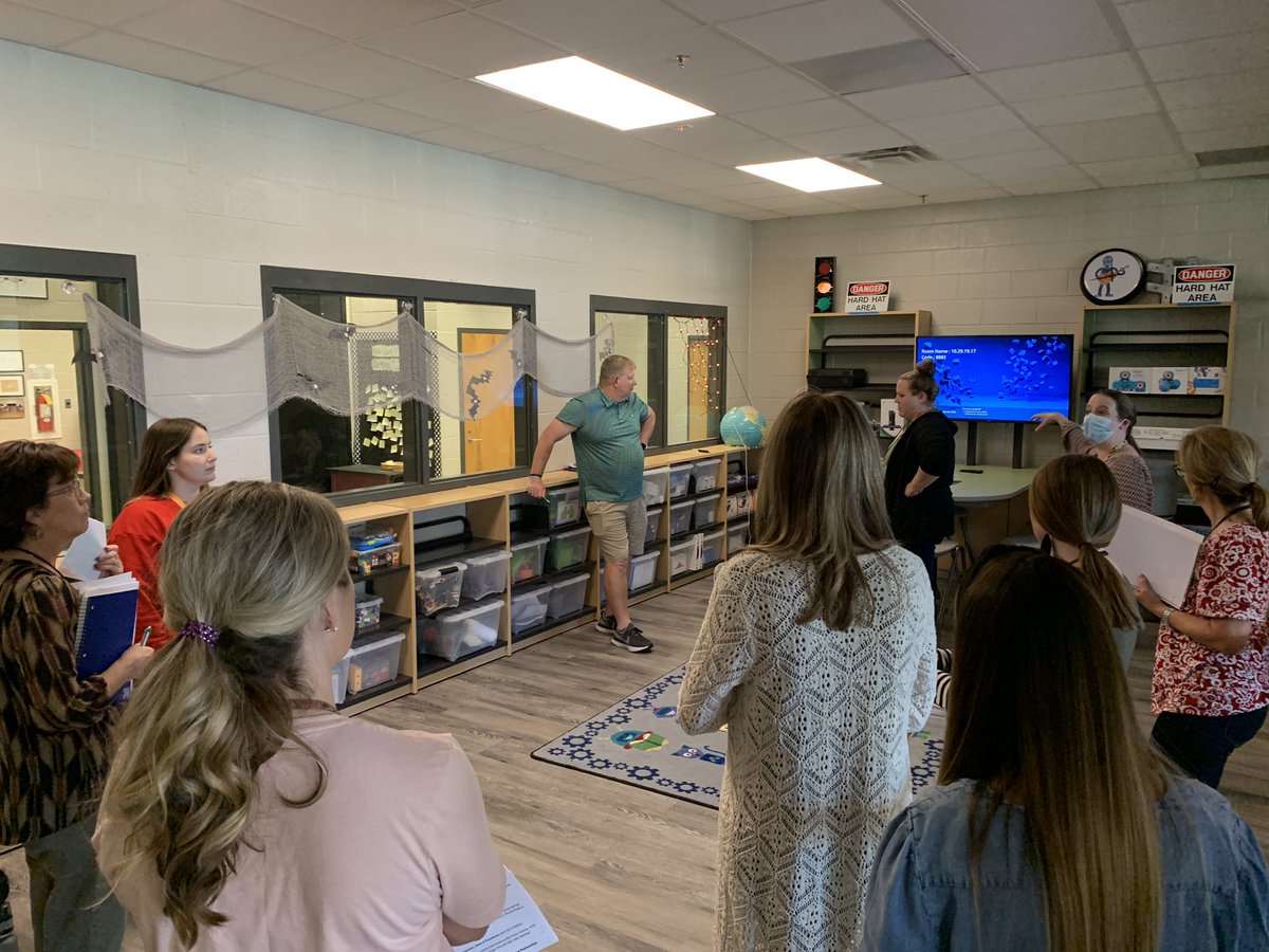 MVESGainesville's tweet photo. Following another engaging #ExploreTime rotation for our Jr. Trojans today, our dedicated staff celebrated connection, teamwork & relationships💚🦸🏻♀️🦸♂️ We also learned more about how @MVESCommons can support teaching and learning @Hall_Schools @STEM_MVES @MrsRiley_MVES #BeALearner https://t.co/VrVrjTyBlG