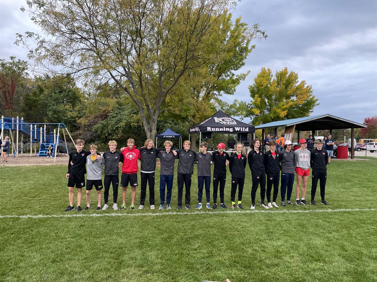 Bett_Boys_Track's tweet photo. Congrats to all the Bulldogs especially Ethan on qualifying for State! #bulldogpride https://t.co/BURV3aFHG5