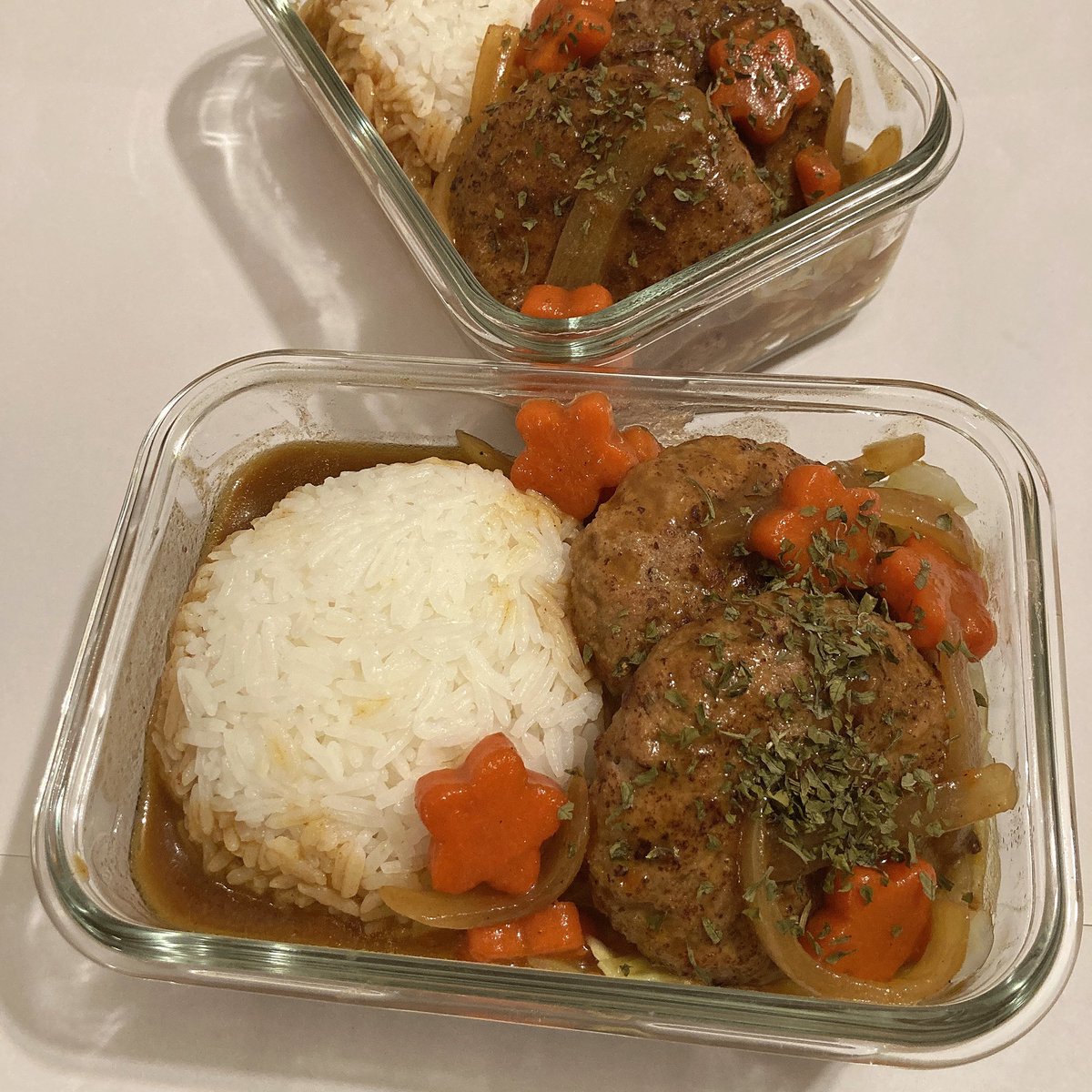 TraceyMadame's tweet photo. 🍱 Curry with Cheese Stuffed Burger Patty
#bento #bentolunchbox #obento #お弁当 #夫婦弁当 #お弁当記録 #お弁当日記 #今日の弁当 #手作り弁当記録 #お弁当作り楽しもう部 #lunch #lunchbox #lunchideas #lunchboxideas #lunchforwork #lunchboxchallenge #comida #mealprep #cookeatrepeat https://t.co/ZPi1FHaspK