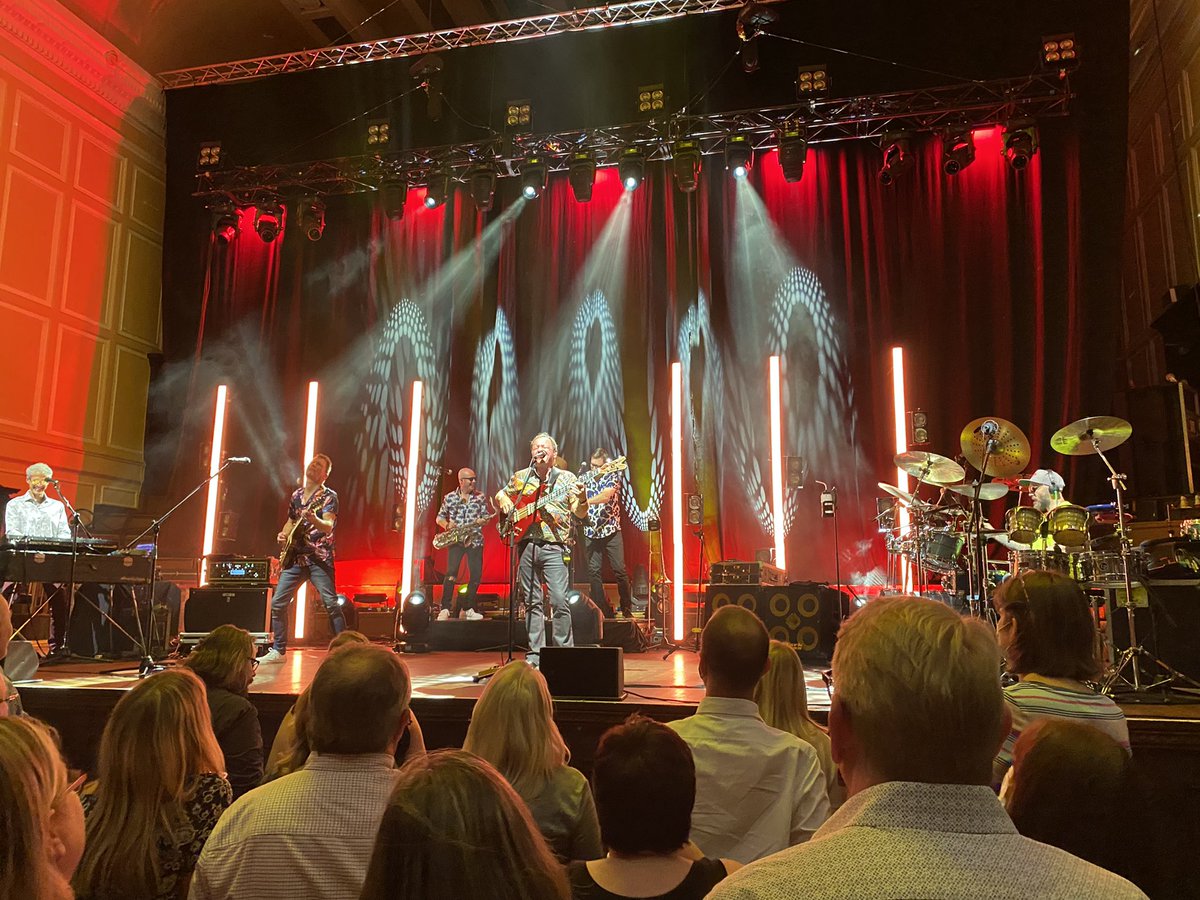 IanLeddy's tweet photo. Outstanding gentlemen!
Thanks for a fantastic night! @markking @MikeLindup @PeteRayBiggin https://t.co/rsxfe3u7al