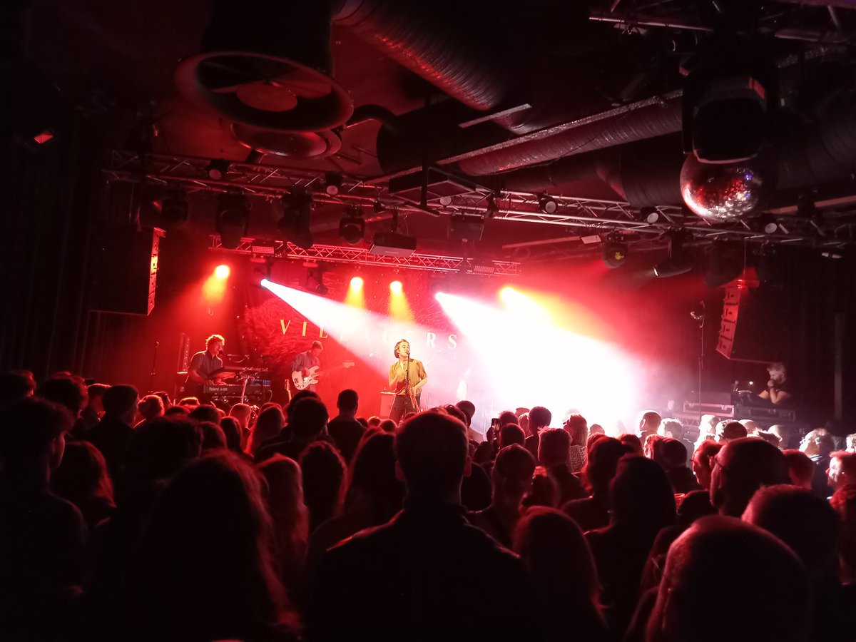 SomeBetterMan's tweet image. Yes! That was a @wearevillagers gig to remember. Brighton crowd @chalkbrighton were on top form #sshhhht #firstgigin2years